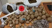 Napoli - GdF sequestra 2,5 kg di droga. Arrestati tre spacciatori