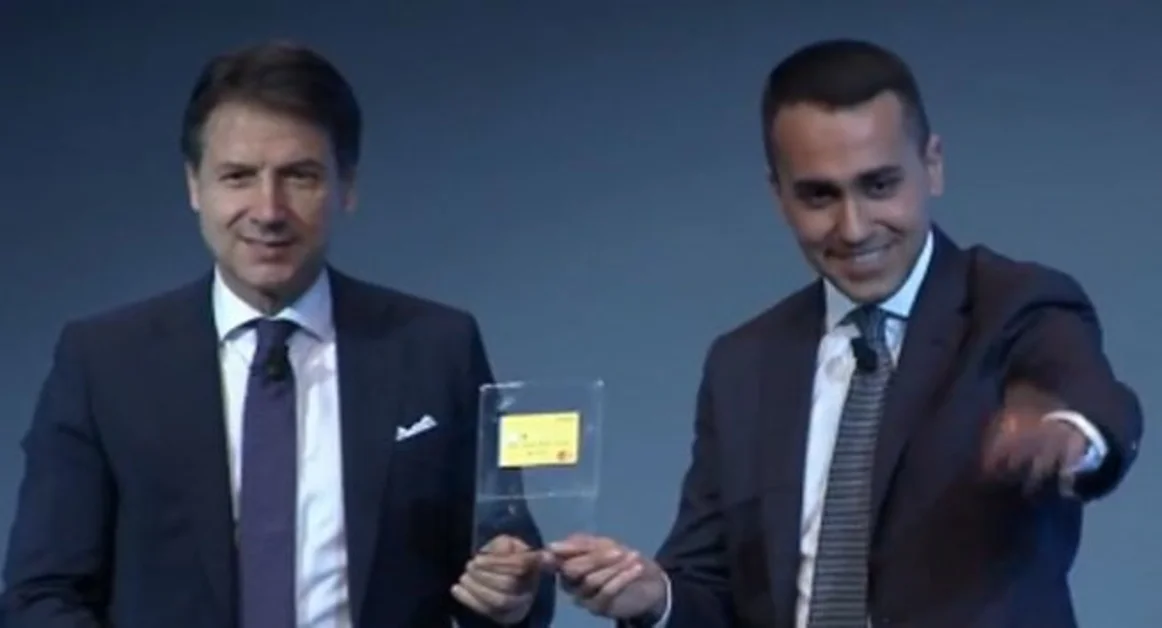 Presentati card e sito reddito di cittadinanza, Di Maio: «Stato ristabilisce fiducia con cittadini»