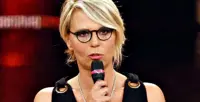 “Truffa alla trasmissione” – Maria invita la donna ad andarsene:”Non ci tengo a tenerti. Non sono cretina”