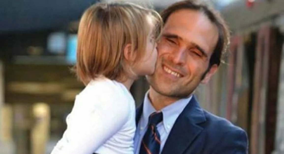 Aggressioni al personale EAV, la campagna contro i violenti: «Papà, ti accompagno io a lavoro!»