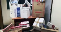Cercola (NA) - Sigarette di contrabbando nascoste nel furgone, tra pasta e latte