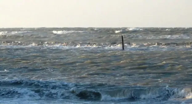 Tre giovani catanesi dispersi in mare, la loro auto travolta da un'onda anomala