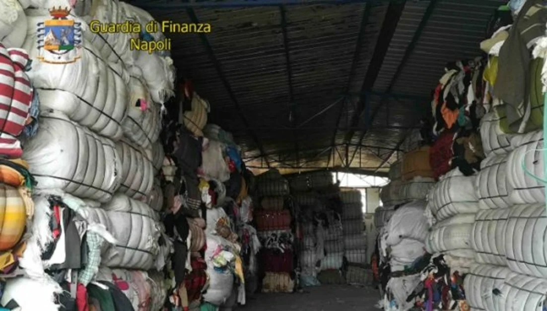 Sequestrati tre capannoni industriali adibiti a depositi di rifiuti