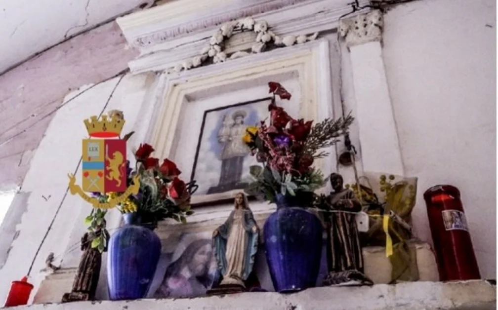 Napoli - Droga tra le immagini sacre, blitz della Polizia a Secondigliano