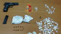 San Giorgio a Cremano - 41enne in auto con droga e pistola, arrestato 