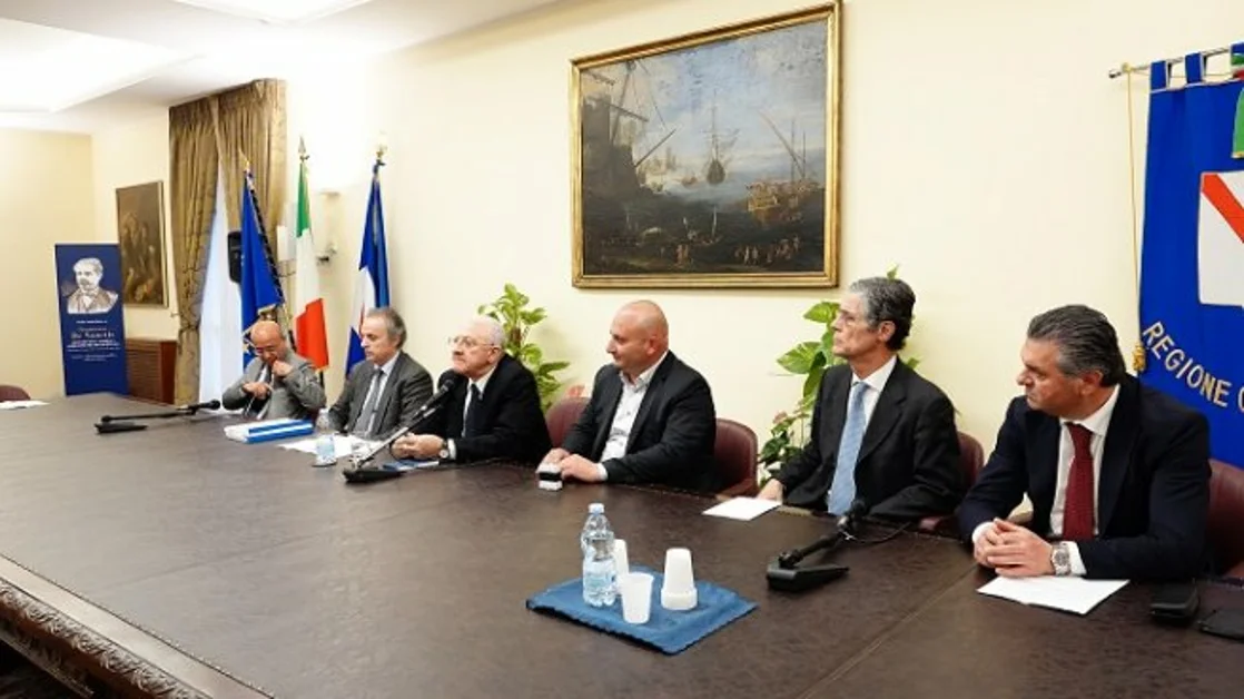 Torre Annunziata - Mercato Florovivaistico Italiano, firmato il contratto  tra Regione Campania e Gaia Florum