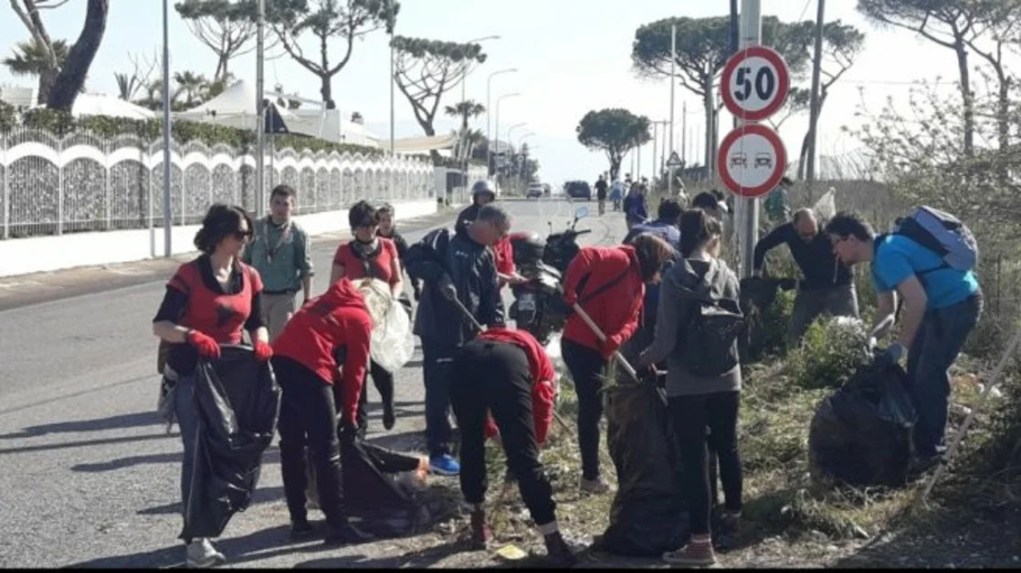Trecase/Boscotrecase - "Uniti per il Vesuvio", via Panoramica liberata dai rifiuti