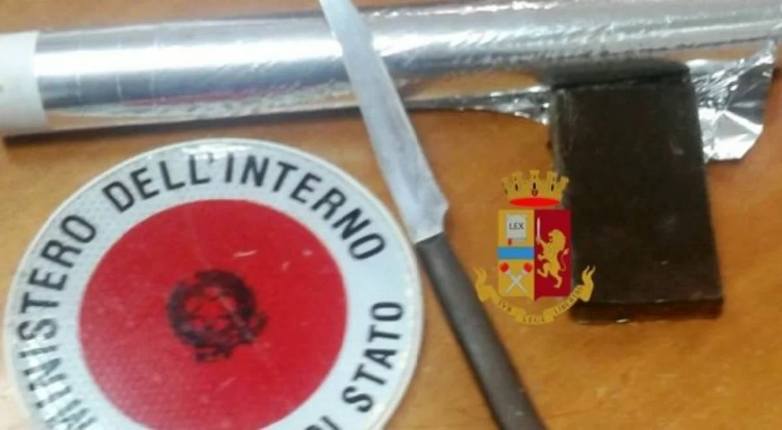 Torre del Greco - Market della droga in casa, arrestata pusher di 68 anni