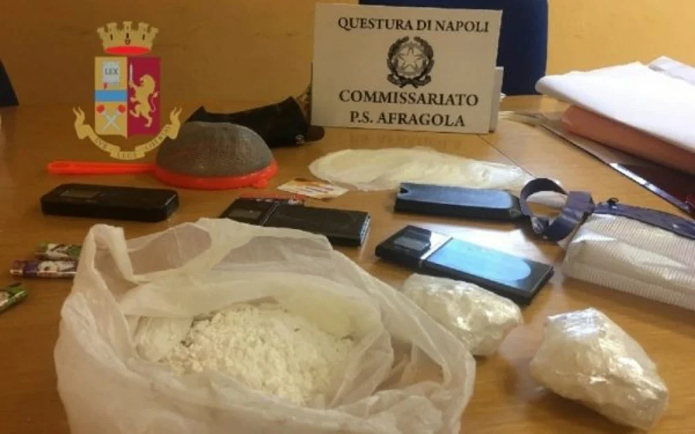 Caivano (NA) - Confezionava cocaina in casa, arrestato dopo essersi barricato nell'abitazione 