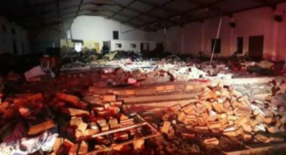 Sudafrica, crolla il tetto di una chiesa pentecostale: almeno 29 morti