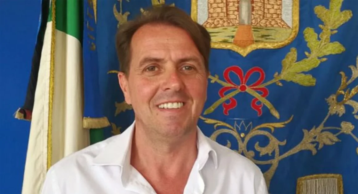 Torre Annunziata - Il vicesindaco Gaetano Veltro: "Qualcuno sta tramando contro di me"