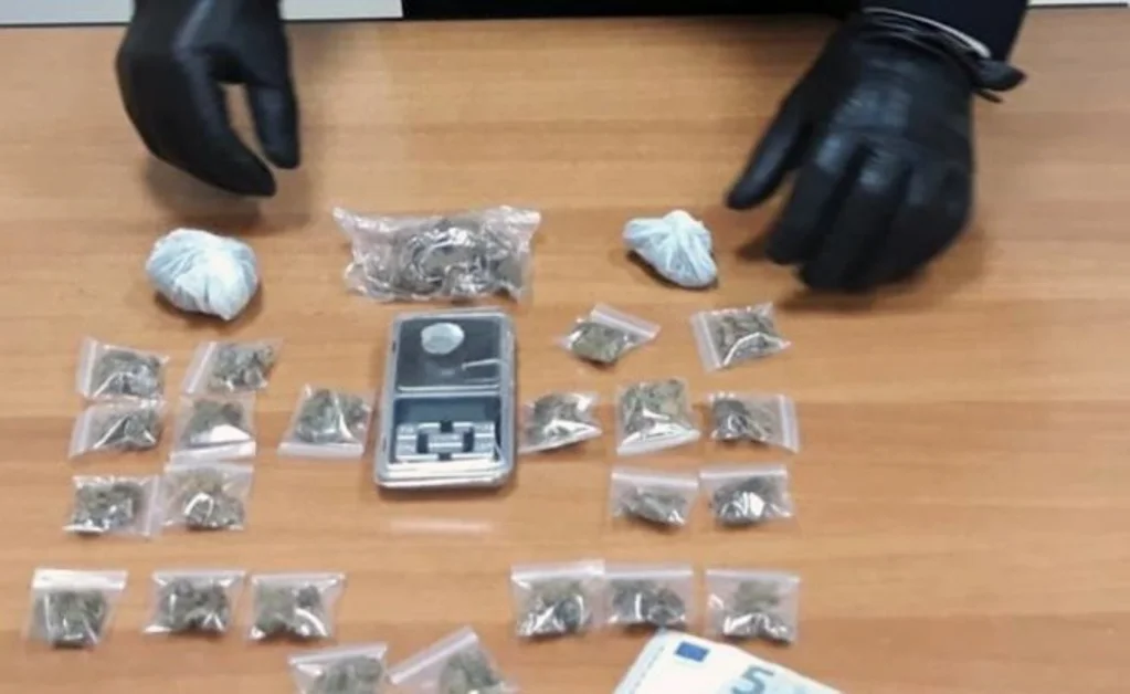 Gragnano - Confezionava marijuana nel garage, arrestato 15enne