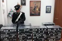 Pollena Trocchia - Duemila stecche di sigarette di contrabbando, due arresti