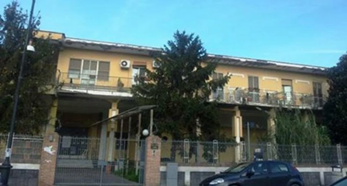 Pompei - Casa di Riposo "Borrelli", corteo di protesta di anziani e famiglie