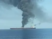 Petroliere giapponesi silurate vicino allo Stretto di Hormuz