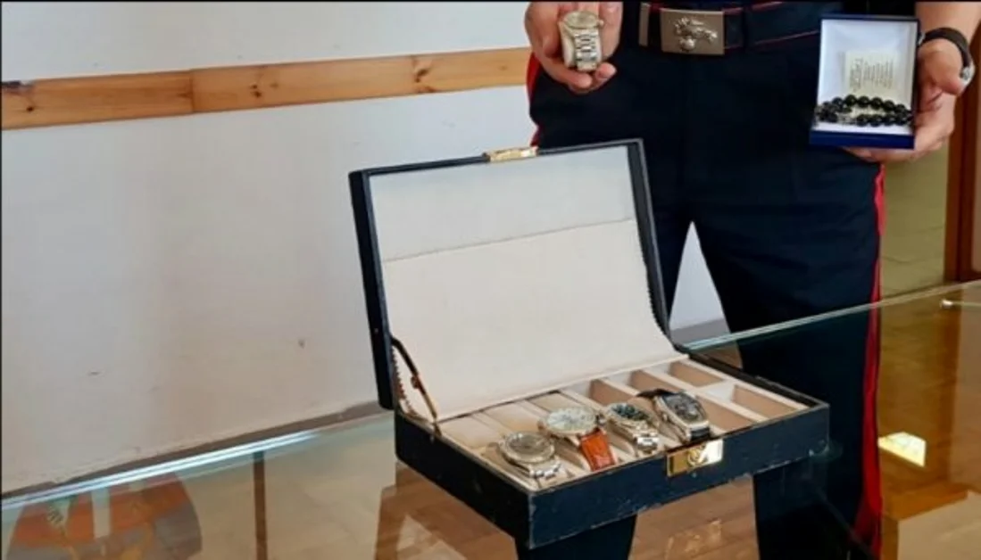 Torre del Greco - I carabinieri arrestano due presunti autori di furti