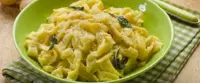 Tagliatelle di patate al burro e salvia