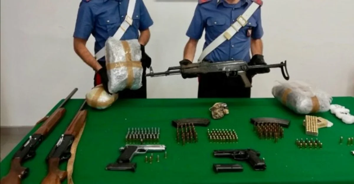 Castellammare - Arsenale e droga al rione Moscarella, sequestro dei carabinieri