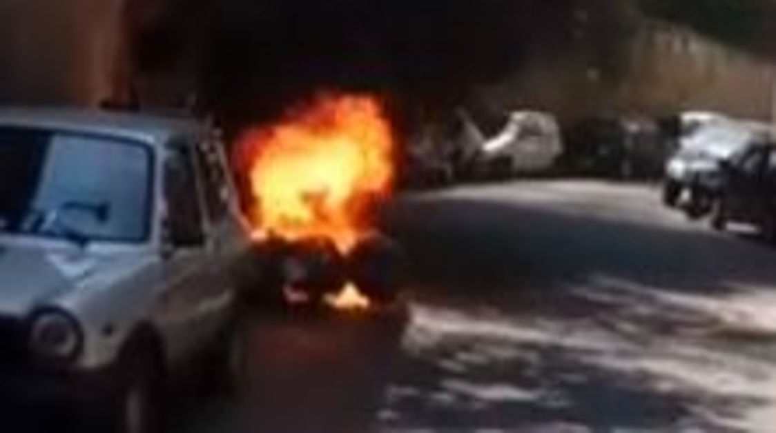 Incendiata la moto del consigliere regionale dei Verdi Borrelli