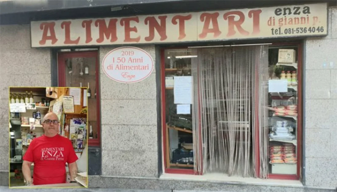 Torre Annunziata - Compie 50 anni "Alimentari Enza", nel pieno quartiere Provolera