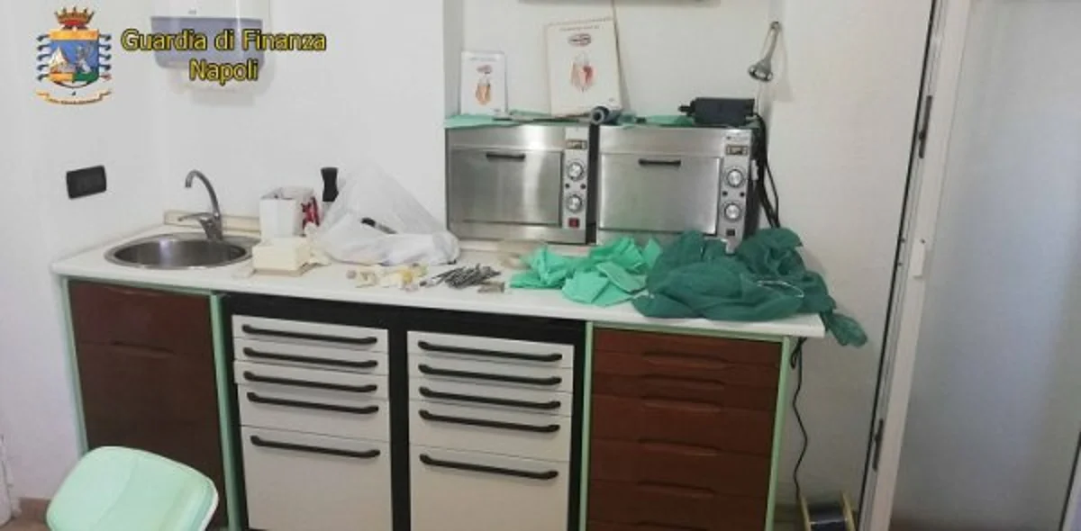 Ischia - Falso dentista scoperto dalla Guardia di Finanza