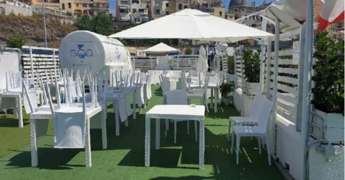 Torre Annunziata - Area ristoro darsena dei pescatori, intervento di GdF e Guardia Costiera