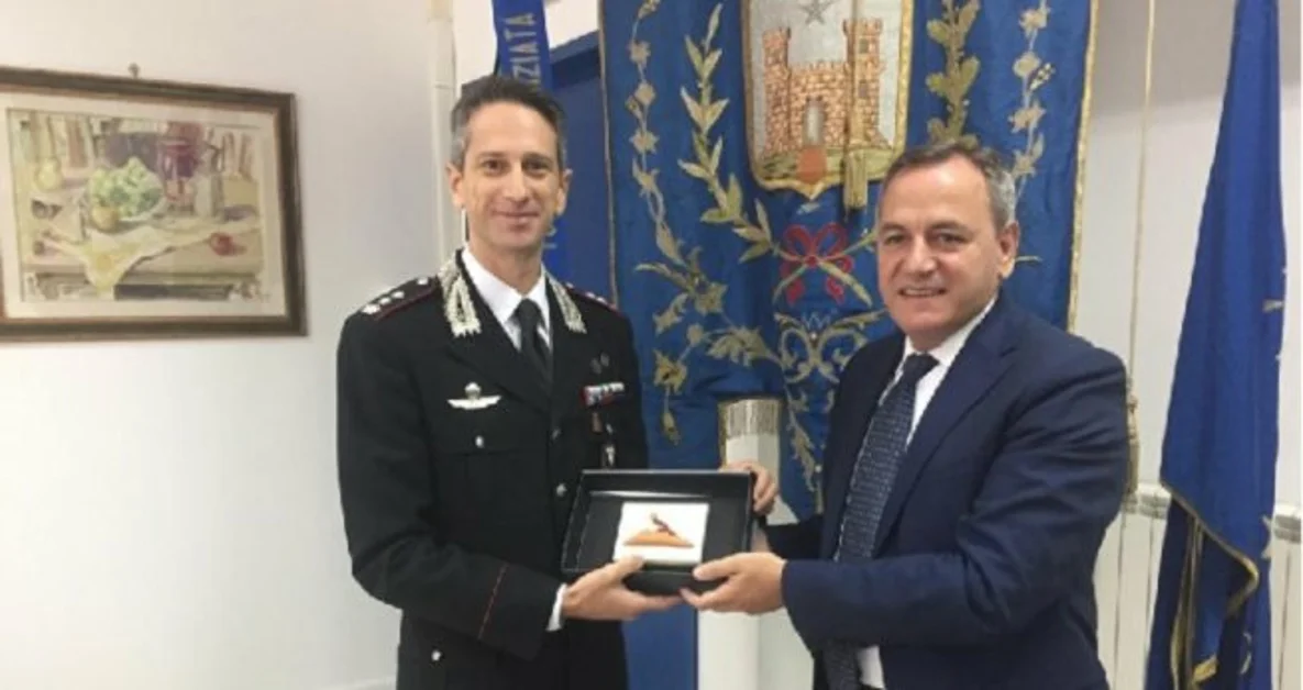 Torre Annunziata - Il ten. col. Melchiorre lascia il comando del Gruppo Carabinieri, i saluti del sindaco