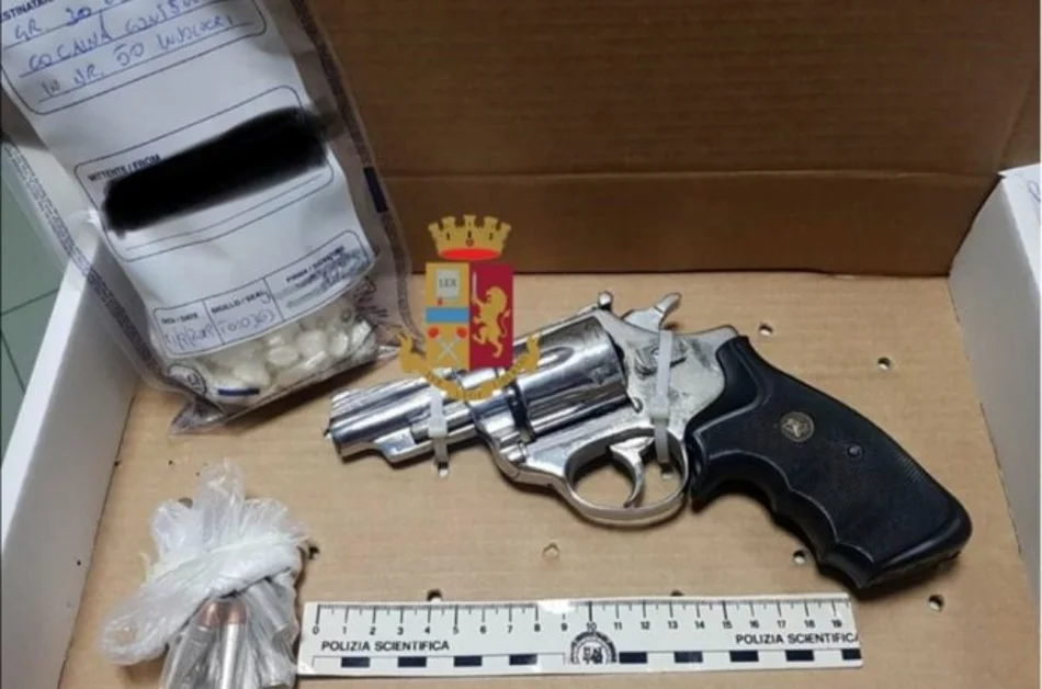 Piano di Sorrento - Pistola e cocaina nella scocca della moto, arrestato 34enne