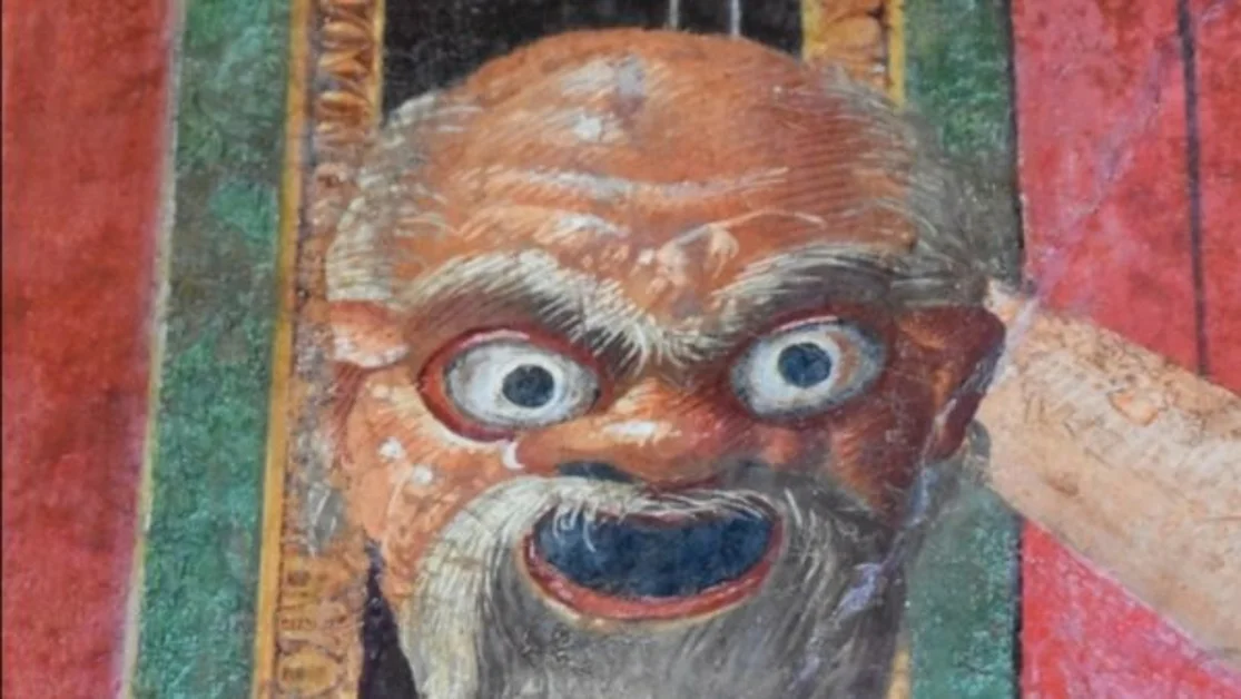 Pompei - La maschera di Sileno sul profilo Facebook del Parco Archeologico 