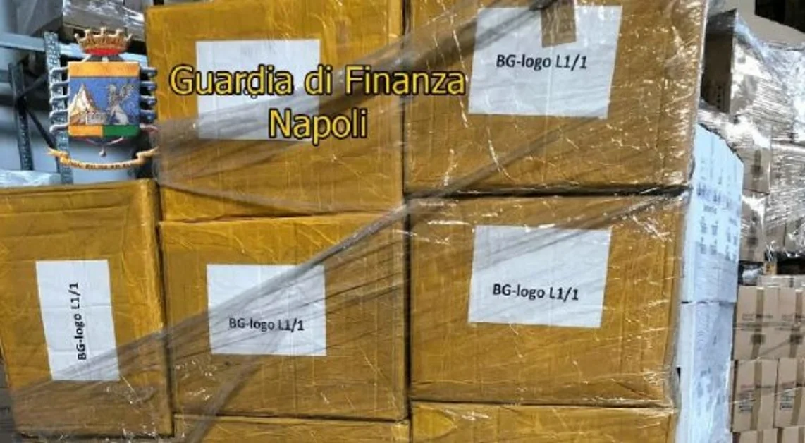 Oltre 6.100 capi di abbigliamento sequestrati dalla Guardia di Finanza