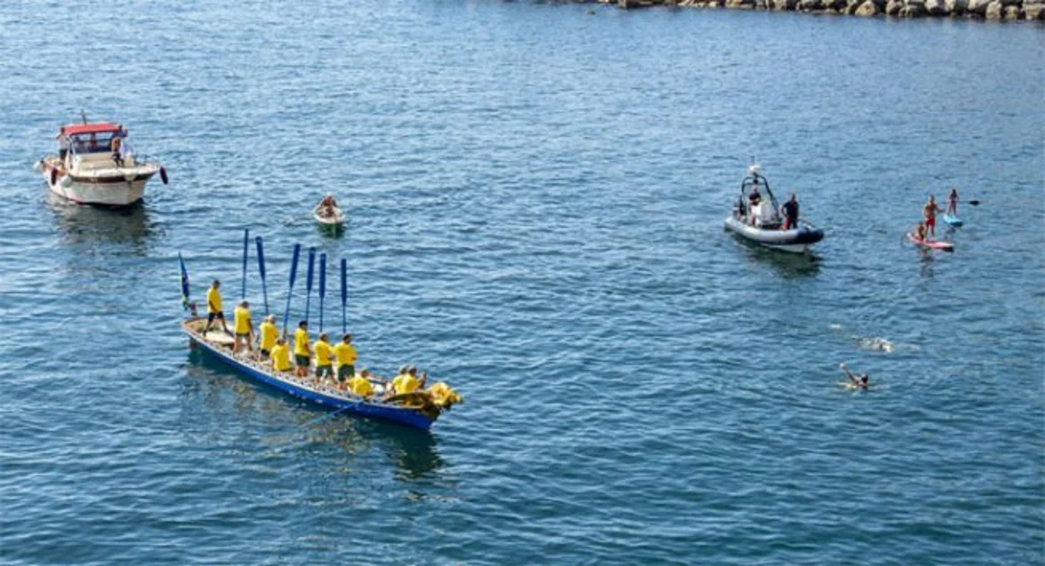 Salvatore Cimmino conclude la tre giorni di traversate Massa Lubrense - Amalfi di 38 km 