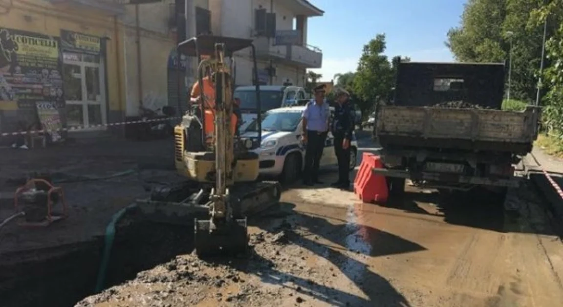 Pompei - Emergenza idrica, lavori in via Ripuaria. Chiuse le scuole di Messigno e Mariconda