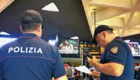 Napoli - Ladro di bagagli catturato dalla Polizia di Stato nella stazione centrale 
