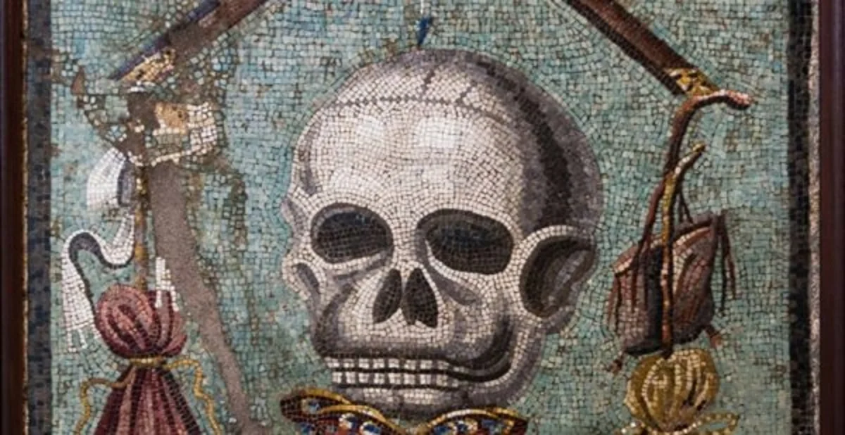 Pompei - Dolcetto o scherzetto?  La città antica e quella moderna esorcizzano il pensiero della morte