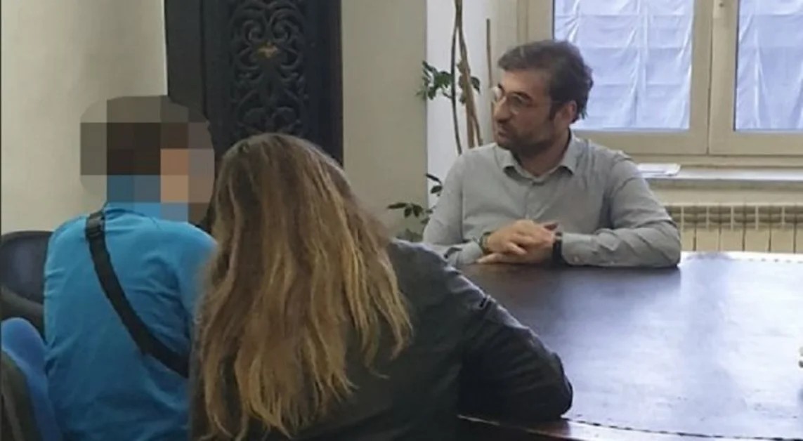 Minaccia di morte su facebook al sindaco di Aversa per scuole aperte con allerta meteo