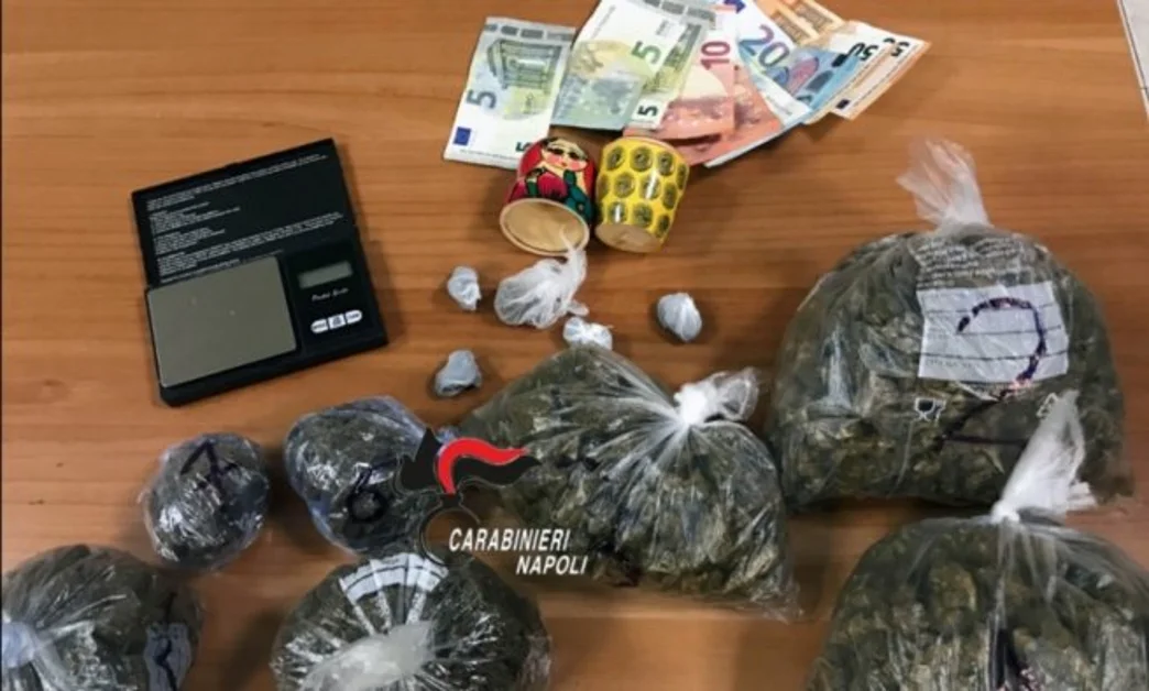 Torre Annunziata - Oltre 700 grammi di "erba" in casa, arrestato 28enne