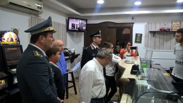 Torre Annunziata - Rinviata la passeggiata antiracket per avverse condizioni meteorologiche - TorreSette