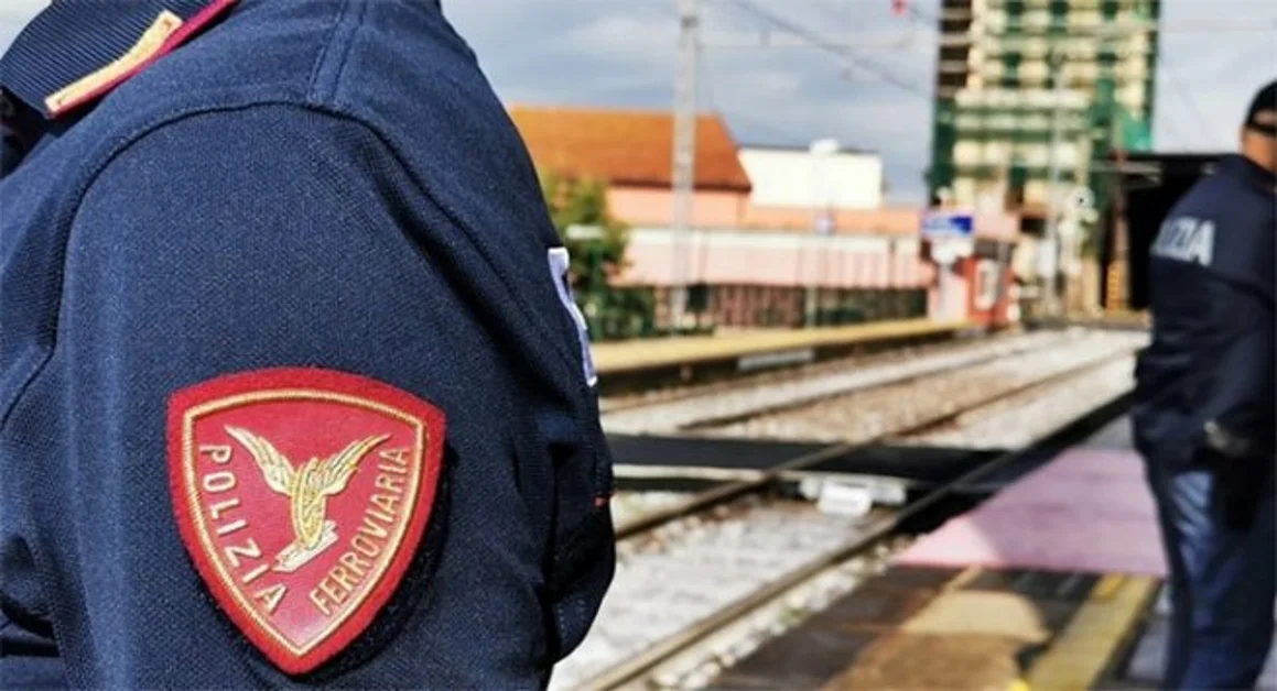 Con la pensione di invalidità e il reddito di cittadinanza faceva il parcheggiatore abusivo