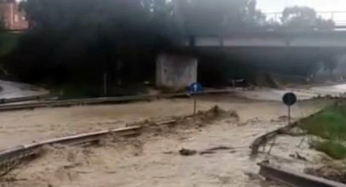 Esonda il fiume Sarno in via Ripuaria,  salvata famiglia dai vigili del fuoco