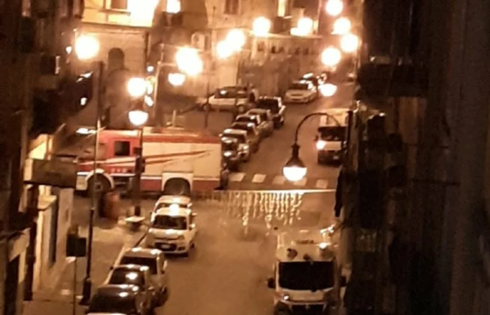 Torre Annunziata - Un altro boato in piena notte: ordigno esplode in via Giardino