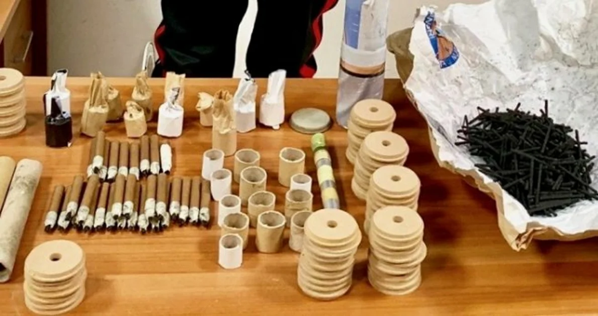 Torre Annunziata - Carabinieri scoprono fabbricatore di bombe, denunciato 53enne
