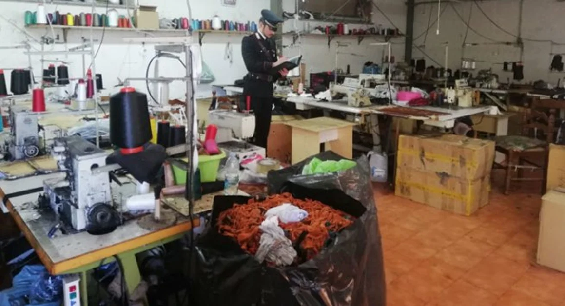 San Giuseppe Vesuviano - Sequestrato laboratorio di prodotti tessuti  irregolare