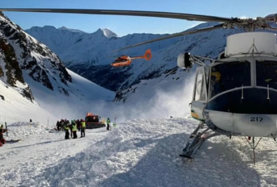 Slavina su pista da sci, vittime una donna e due bambini