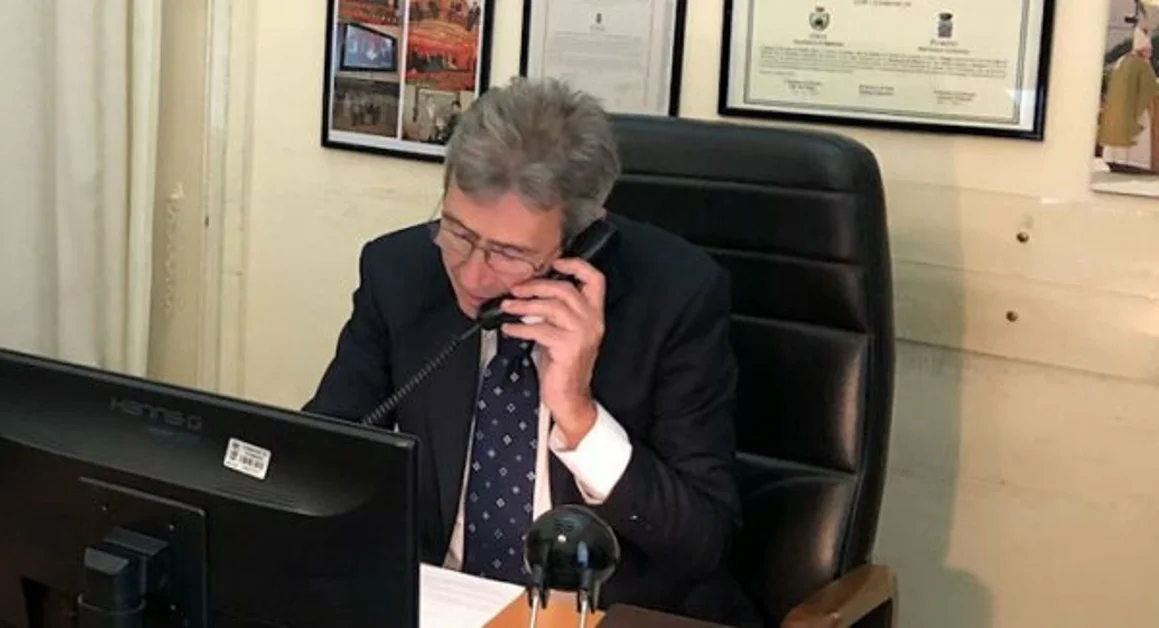 Pompei - Spese per festività natalizie, il consigliere Robetti chiede spiegazioni