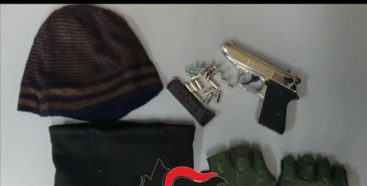 Pozzuoli (NA) - Si preparava a rapinare farmacia, carabinieri lo arrestano