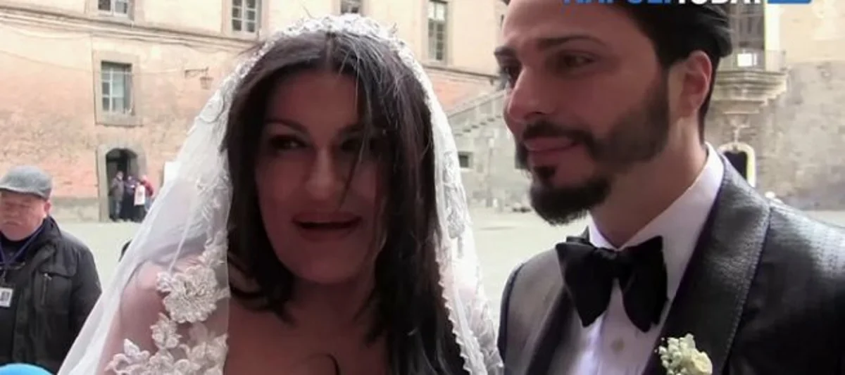 Suonarono al matrimonio di Tony Colombo-Tina Rispoli, licenziati gli agenti della Penitenziaria