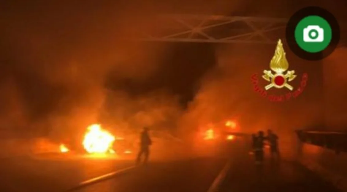 Tentativo di assalto ad un portavalori, incendiate auto sulla A1