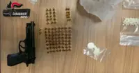 Torre Annunziata - Arrestato 31enne per detenzione di stupefacente e arma da fuoco 