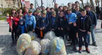 Torre Annunziata  - Gli scout ripuliscono la Villa comunale per la Giornata del Pensiero