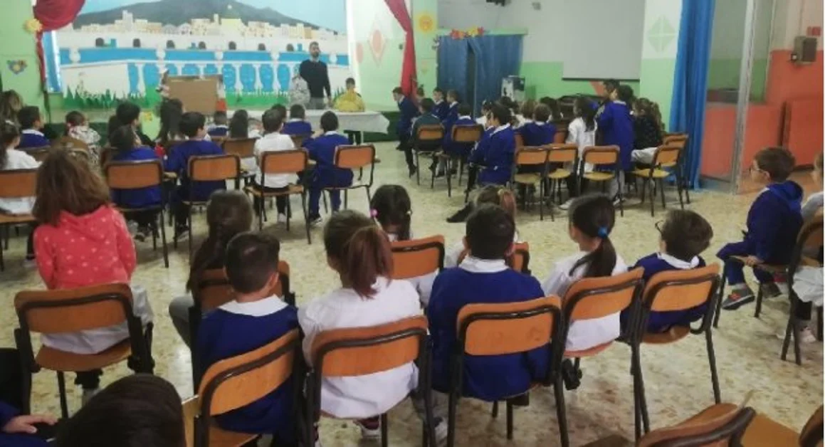 Torre Annunziata - Sanificazione degli edifici, scuole chiuse. Riaprono giovedì 5 marzo